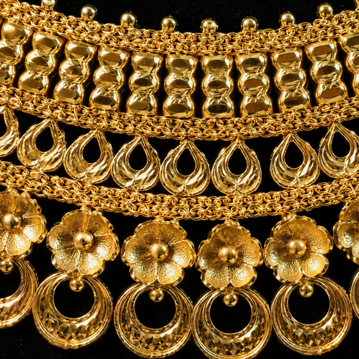 Chaura Chatai Heavy Necklace Set -#78 - Image 5