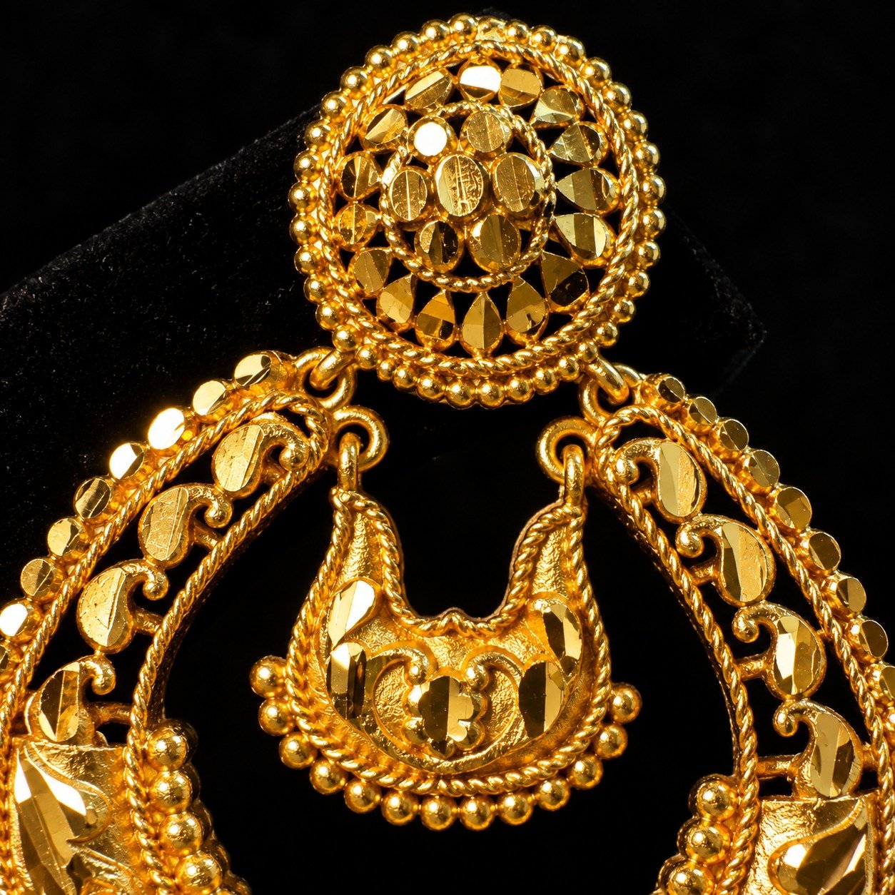 1.5gm Golden & Pearl Designer Big Heavy Traditional Kan Bala #101 - Image 2